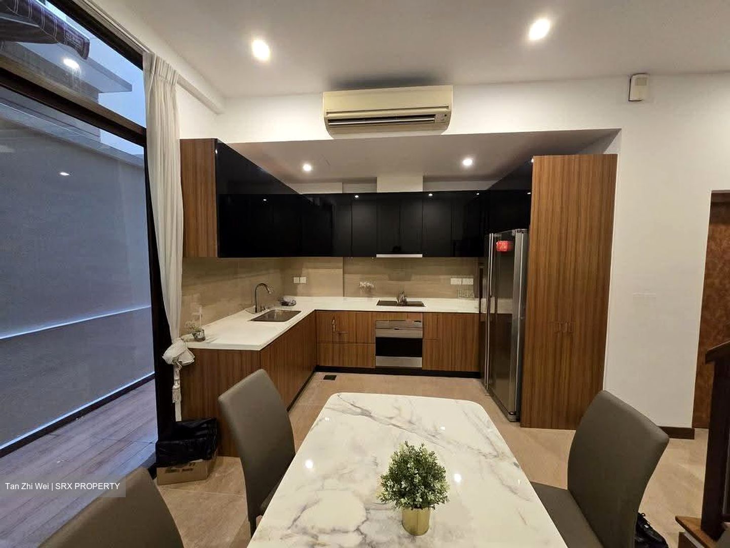Holland Link (D10), Terrace #618193301